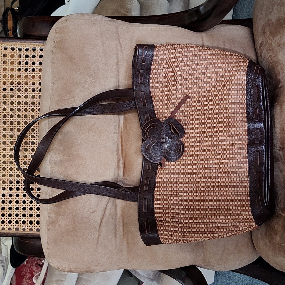 Mauricio Taiuti leather trim handbag.